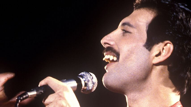 Freddie Mercury Teeth: The Story of Extra Teeth and Crazy Vocal 29 Freddie Mercury singing. Freddie Mercury teeth
