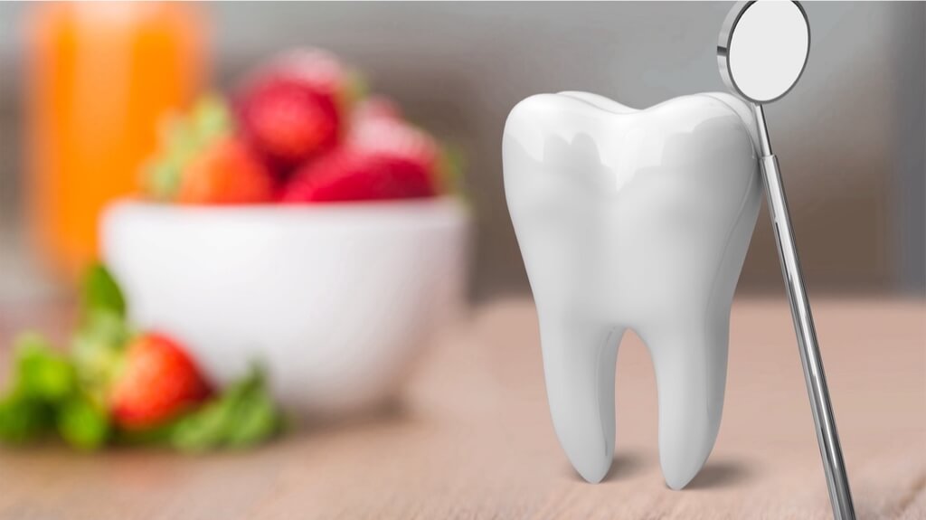Top 10 Foods That Whiten Teeth 36 Top 10 Foods That Naturally Whiten Your Teeth 2 Top 10 Foods That Whiten Teeth